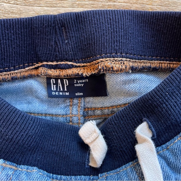babyGap Pull-On Slim Fit Jeans with Washwell 2 pack dark and medium wash - Picture 4 of 8